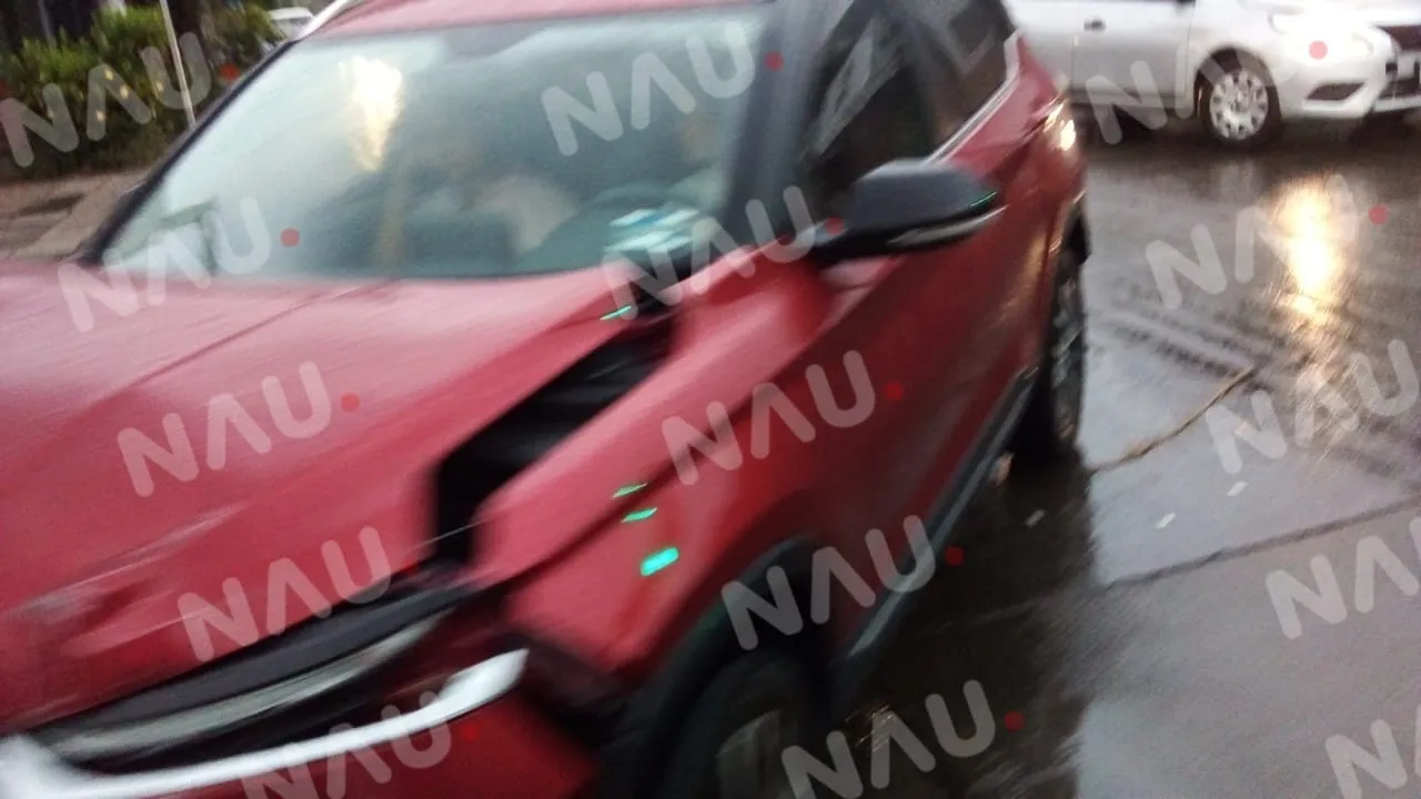 Semáforo descompuesto ocasiona accidente