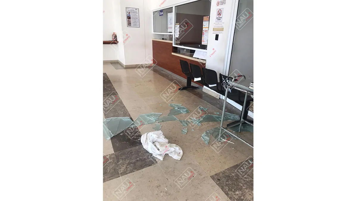 Paciente esquizofrénico y en estado de ebriedad ocasiona daños en urgencias del Hospital General de Tapachula