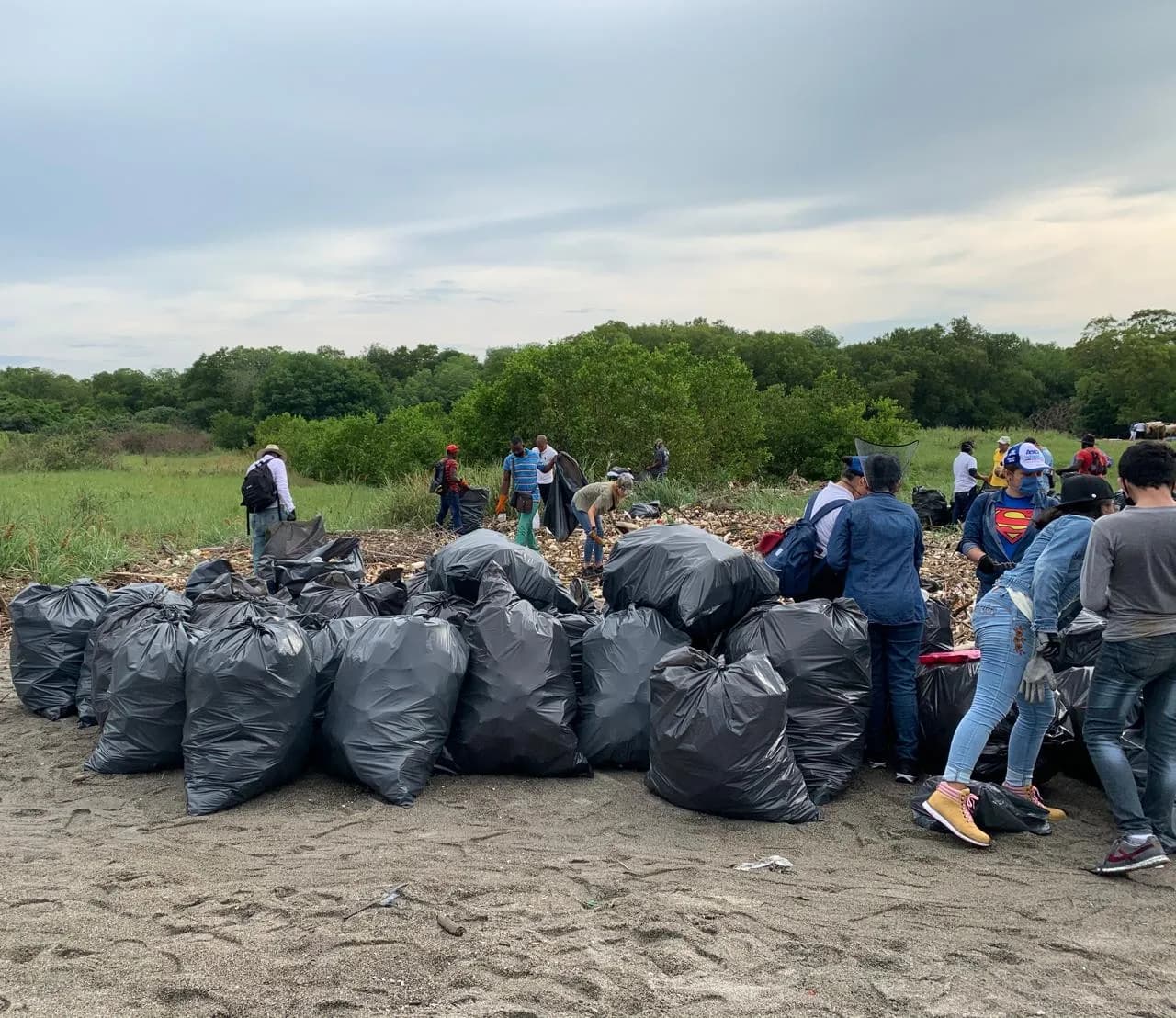 AYUNTAMIENTO INICIA BRIGADA DE LIMPIEZA DE PLAYAS TAPACHULA LIMPIA
