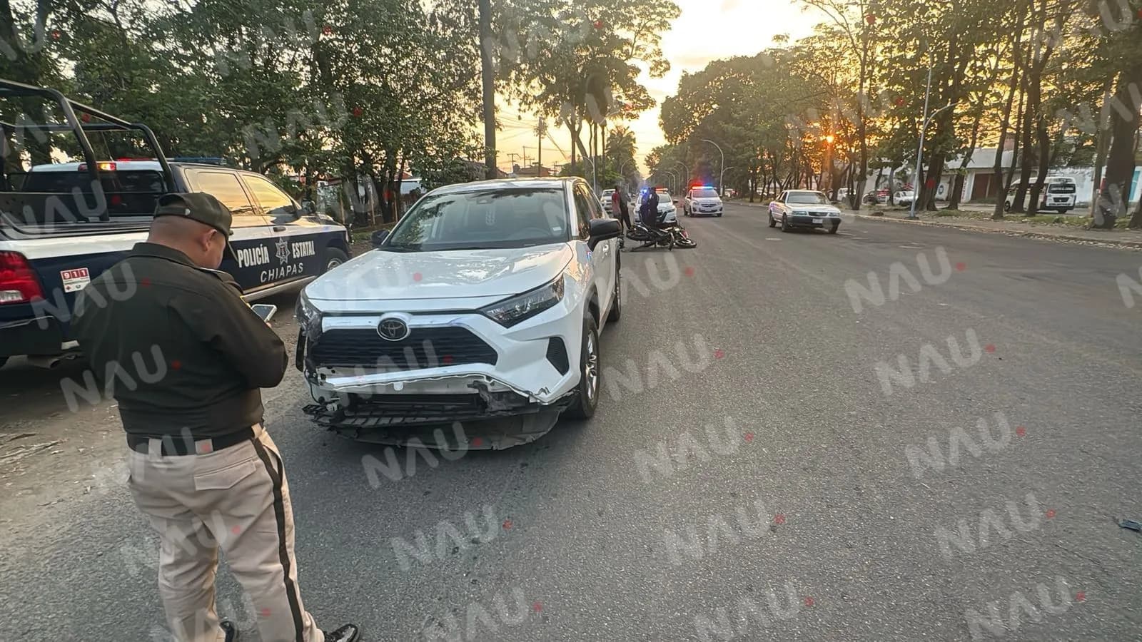 Motociclista resulta lesionado tras ser impactado por camioneta en la carretera Antiguo Aeropuerto