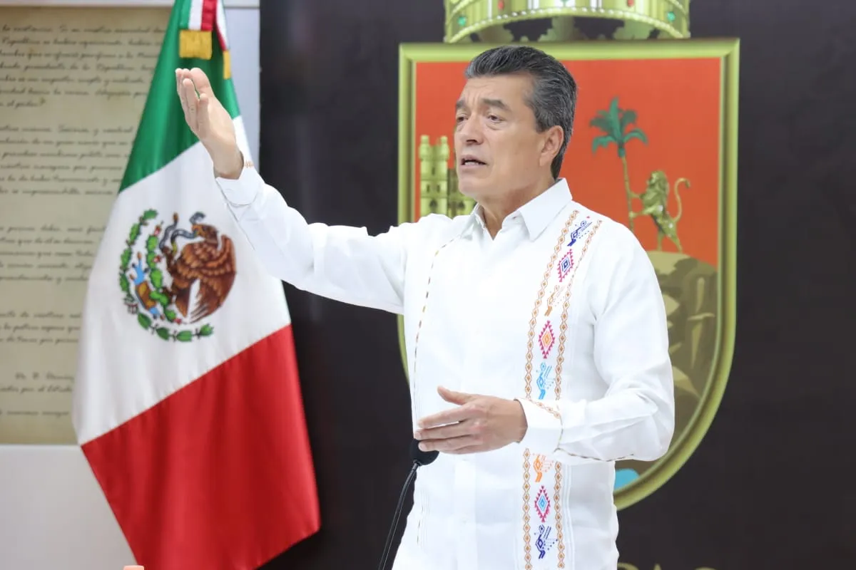 Aeronaves oficiales continúan con las tareas de auxilio y protección al pueblo: Rutilio Escandón