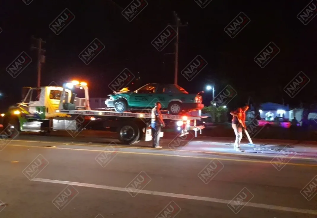 Taxi chocó contra una camioneta que se dio a la fuga