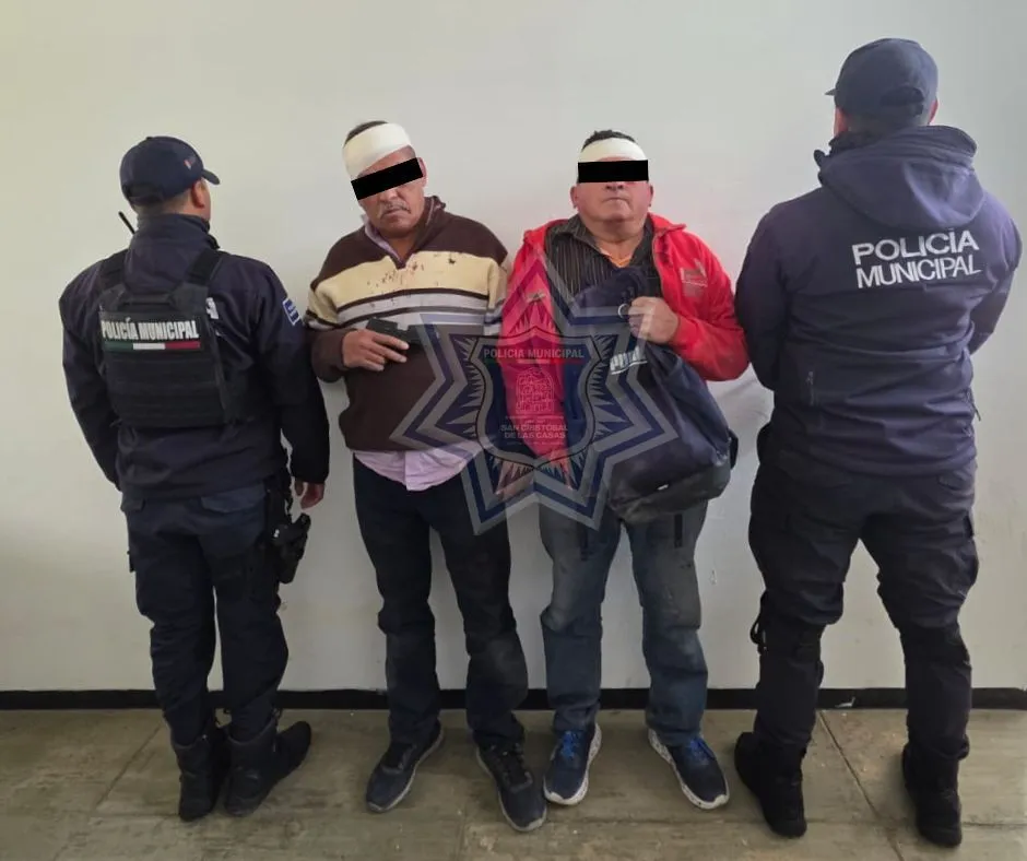 Policía Municipal detiene a dos presuntos responsables de robo en San Cristóbal