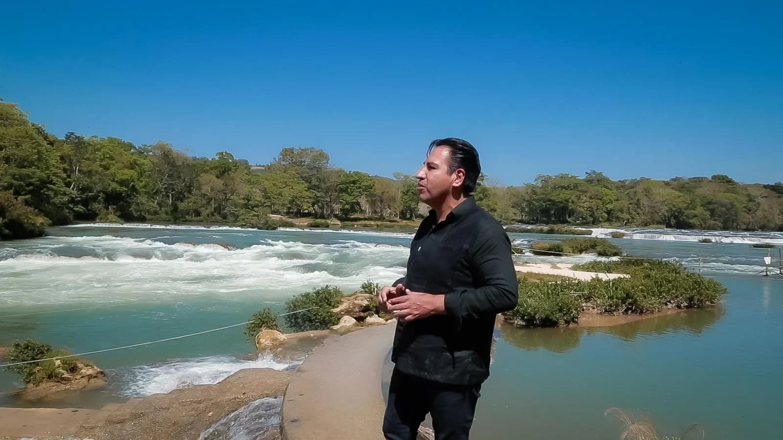 Eduardo Ramírez exhorta a prestadores de servicio turísticos a seguir mejorando