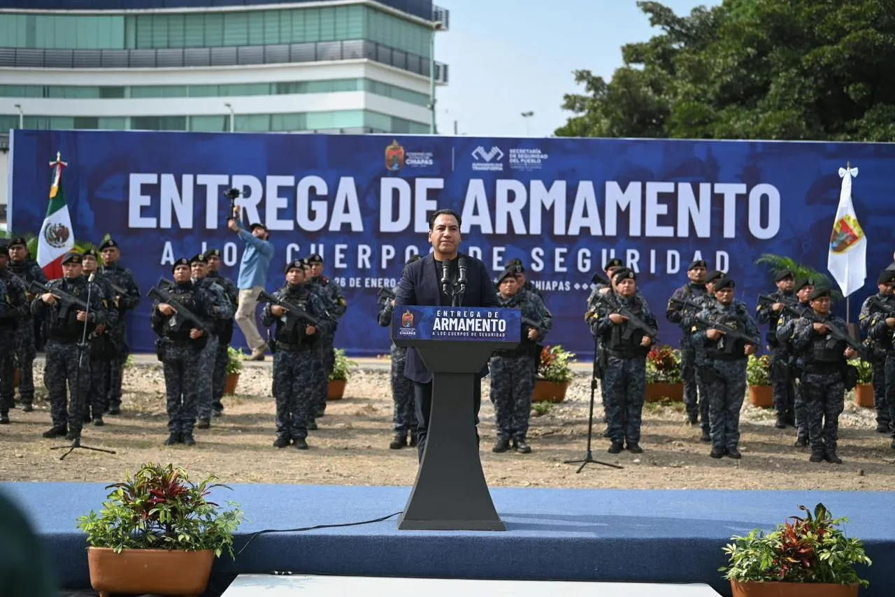 Eduardo Ramírez encabeza entrega de armamento a las corporaciones de seguridad estatal