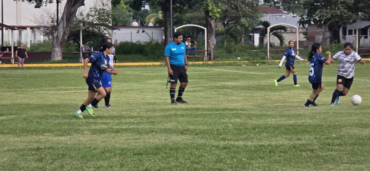 Águilas Tavo y FC Felinas debutan con empate 3-3 en el inicio del Torneo Bancrisas