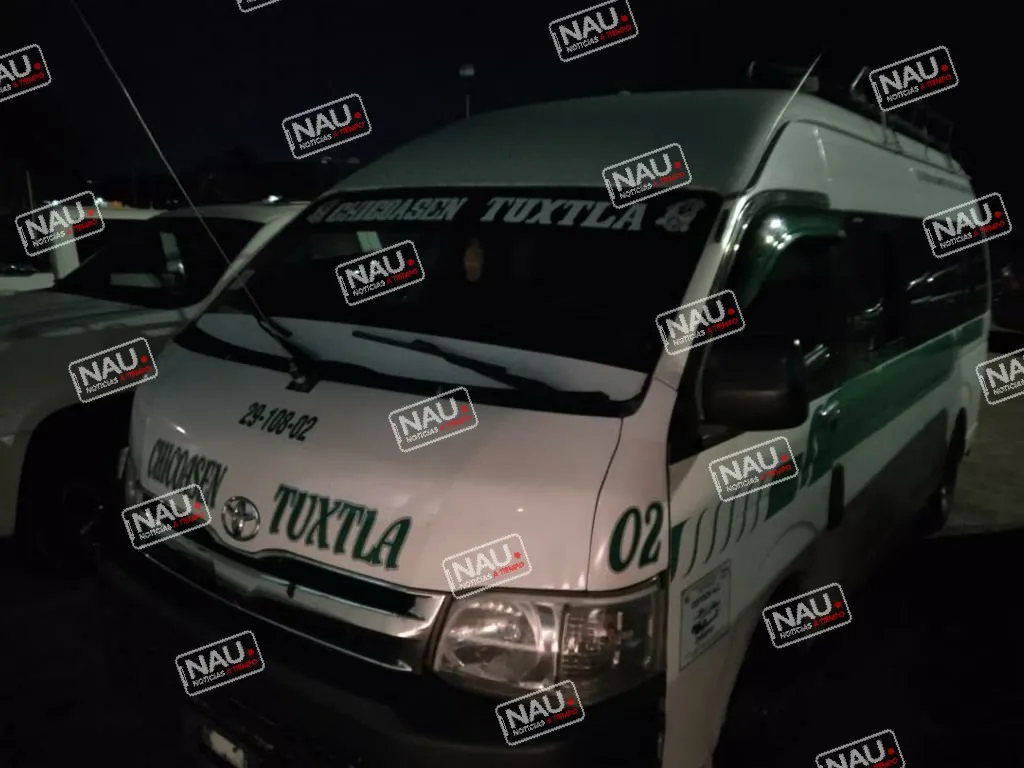 Asegura INM y GN en Viva México a 13 migrantes con amparos.