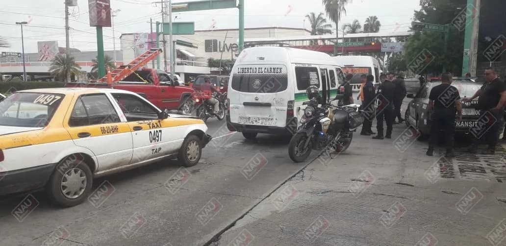 Peleaban pasaje y chocaron por alcance; solo daños