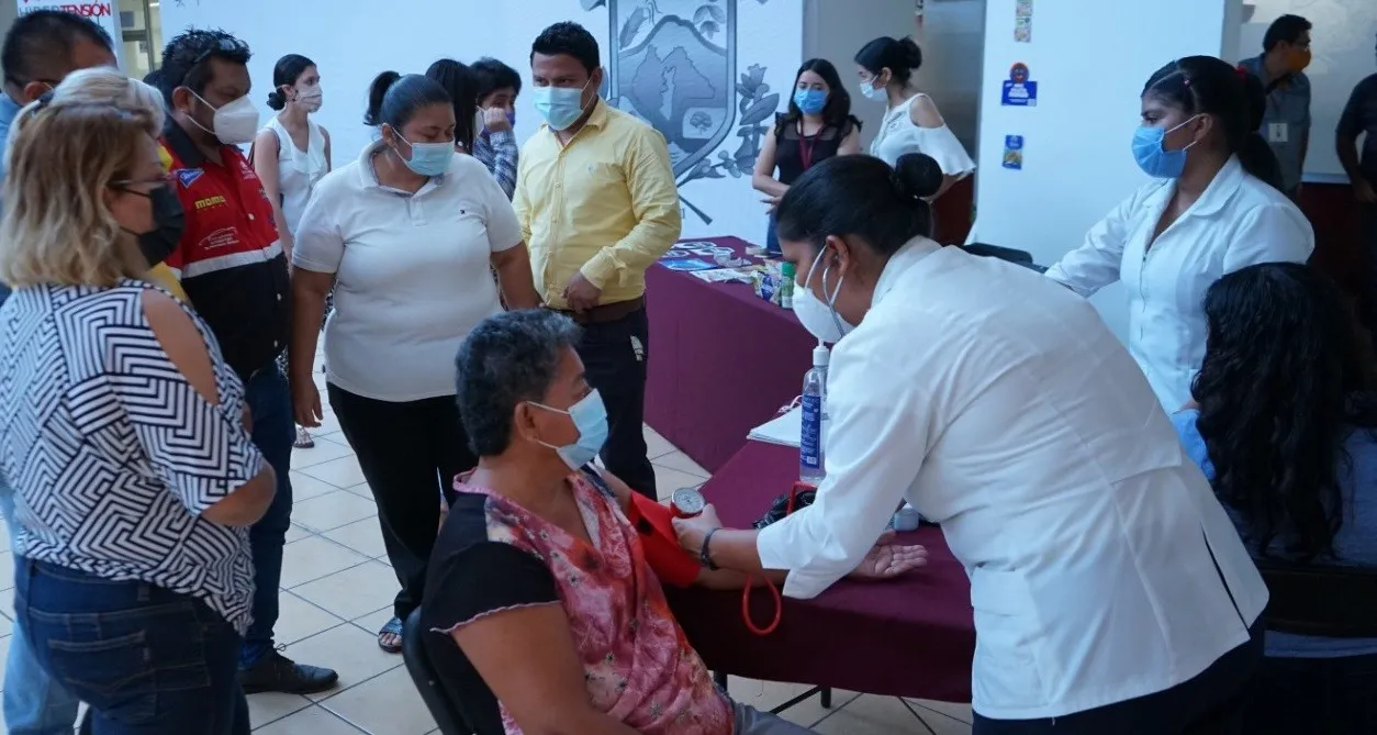 CONMEMORAN DÍA MUNDIAL DE LA HIPERTENSIÓN EN TAPACHULA