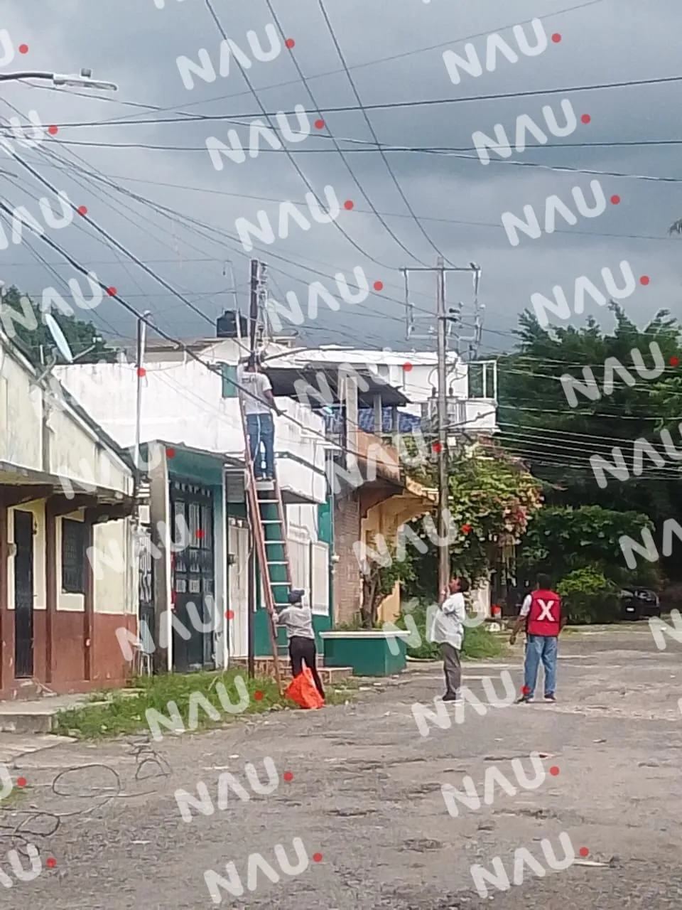 Vecinos de Tapachula temen nueva explosión de transformador por conexiones no autorizadas