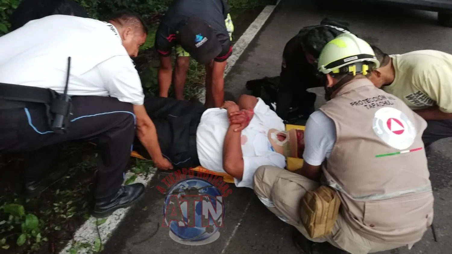 Empleado de seguridad privada del Aeropuerto sufre un accidente al atravesarse un perro