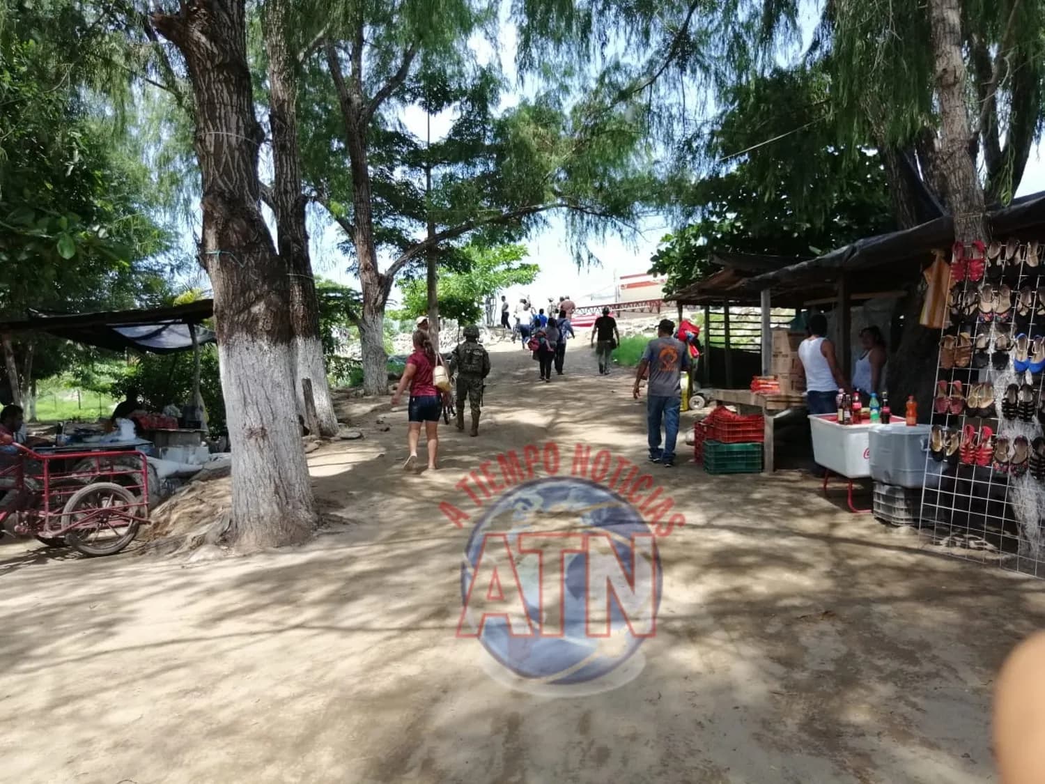 Policía Naval realiza trabajos de contención de migrantes en Suchiate