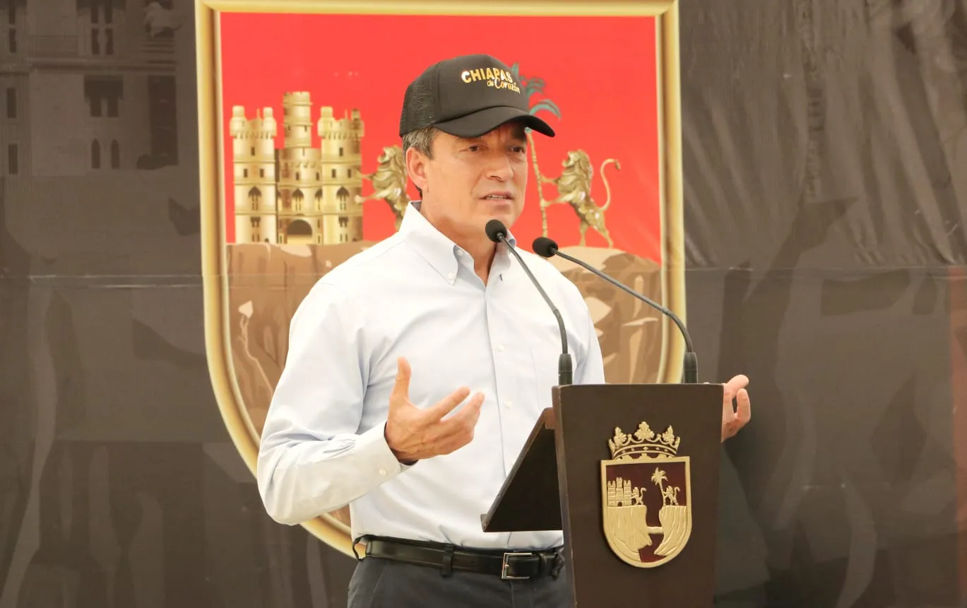 Rutilio Escandón abandera a 153 atletas participantes de Juegos Nacionales Conade y de primera fuerza