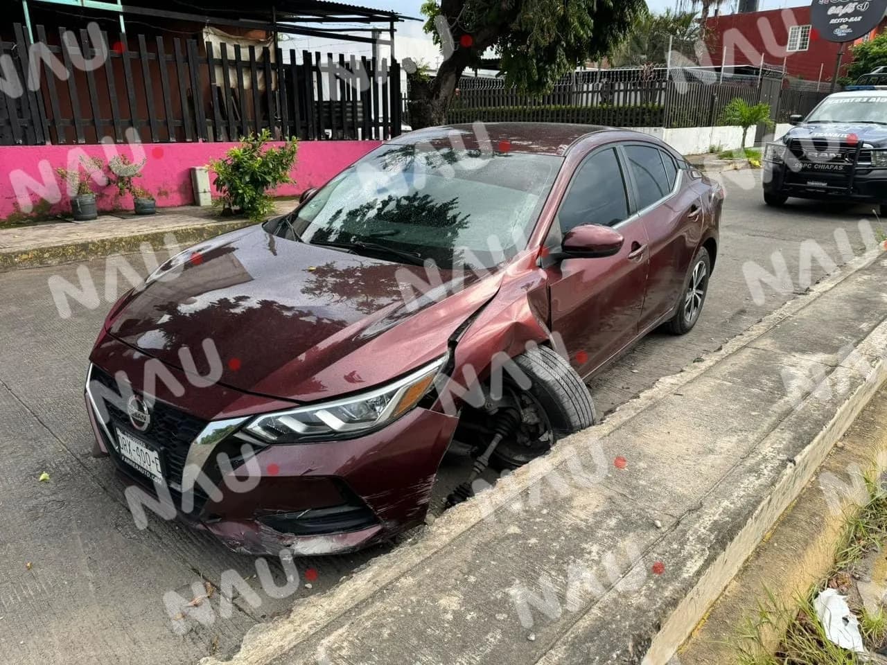 Abandonan vehículo con huellas de choque en Tapachula
