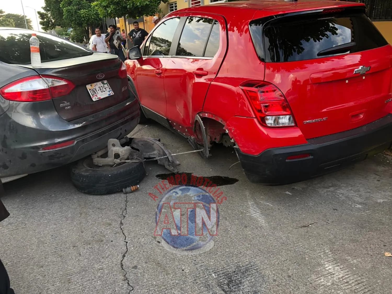 Camioneta quedó desbaratada al ser impactada por un vehículo