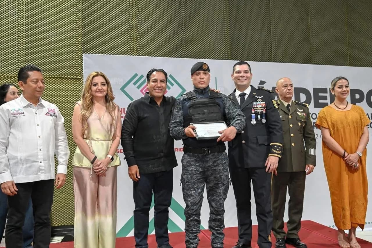Reconoce Eduardo Ramírez compromiso, entrega y vocación de servicio de la policía de Chiapas