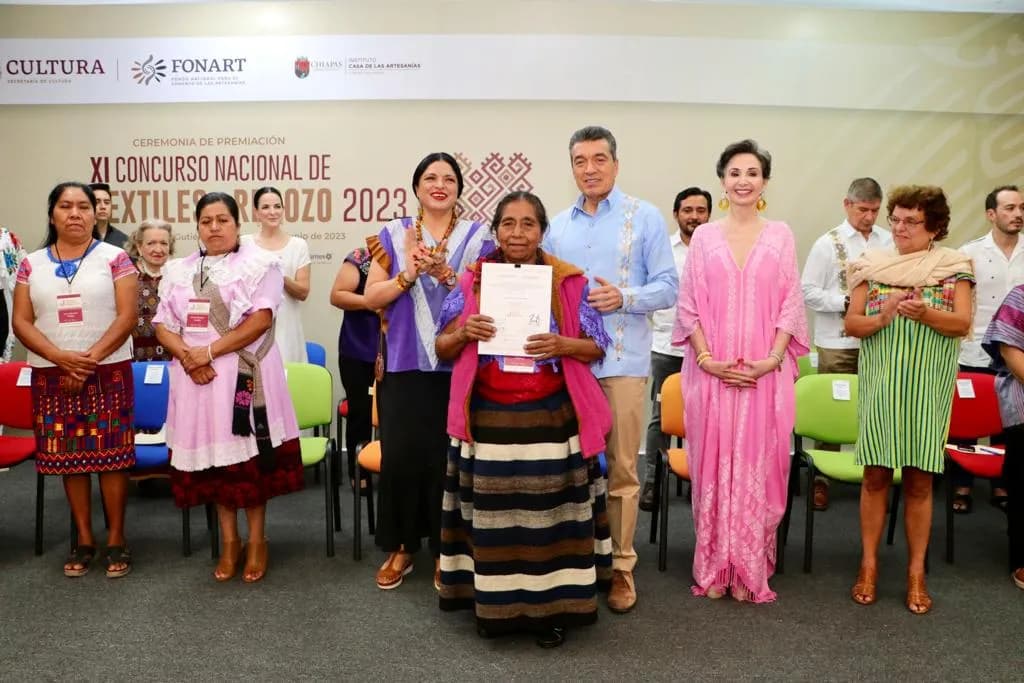 Encabezan Rutilio Escandón y Alejandra Frausto Premiación del XI Concurso Nacional de Textiles y Rebozo 2023