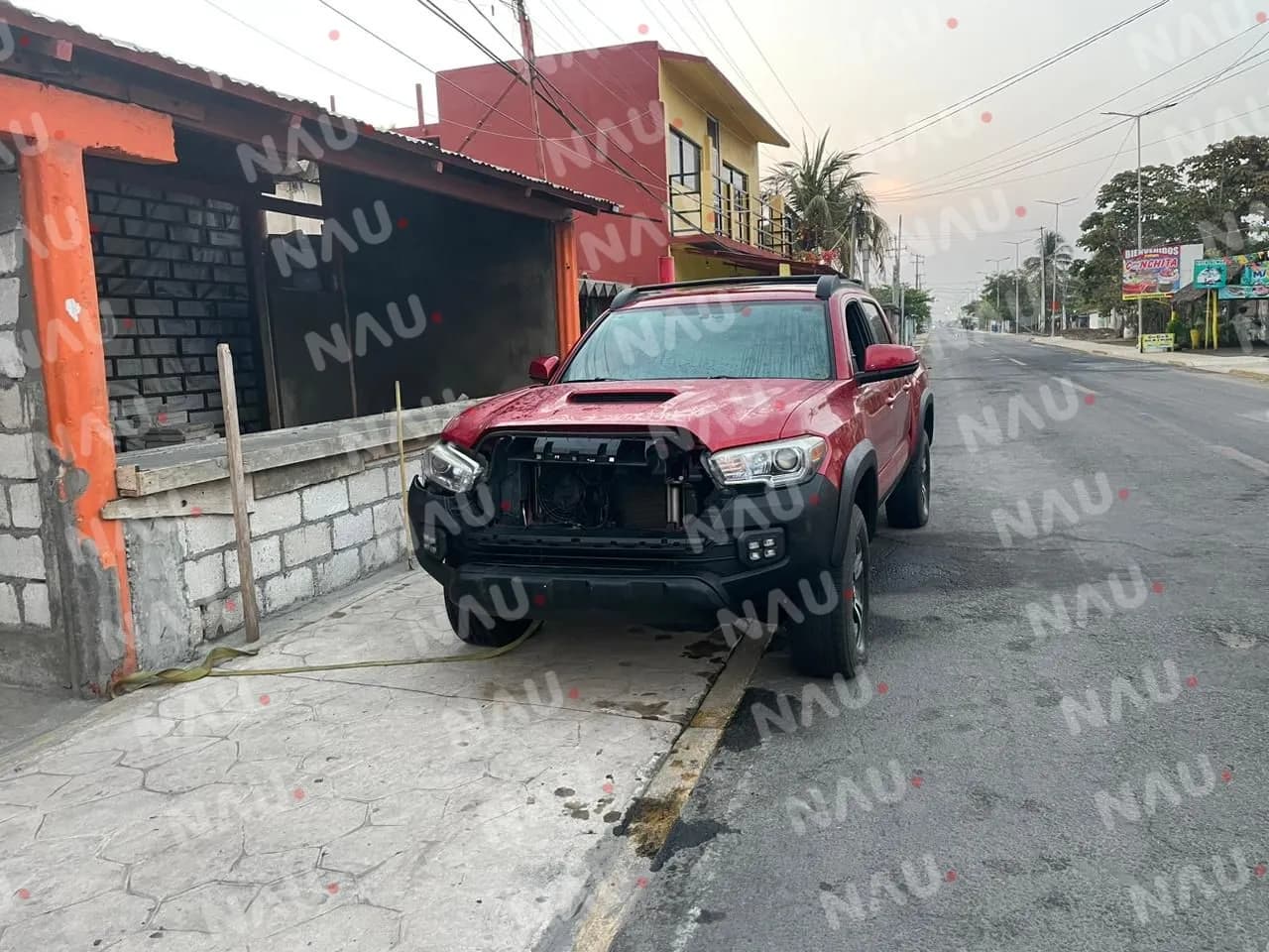 Encuentran camioneta abandonada en Puerto Madero, Chiapas