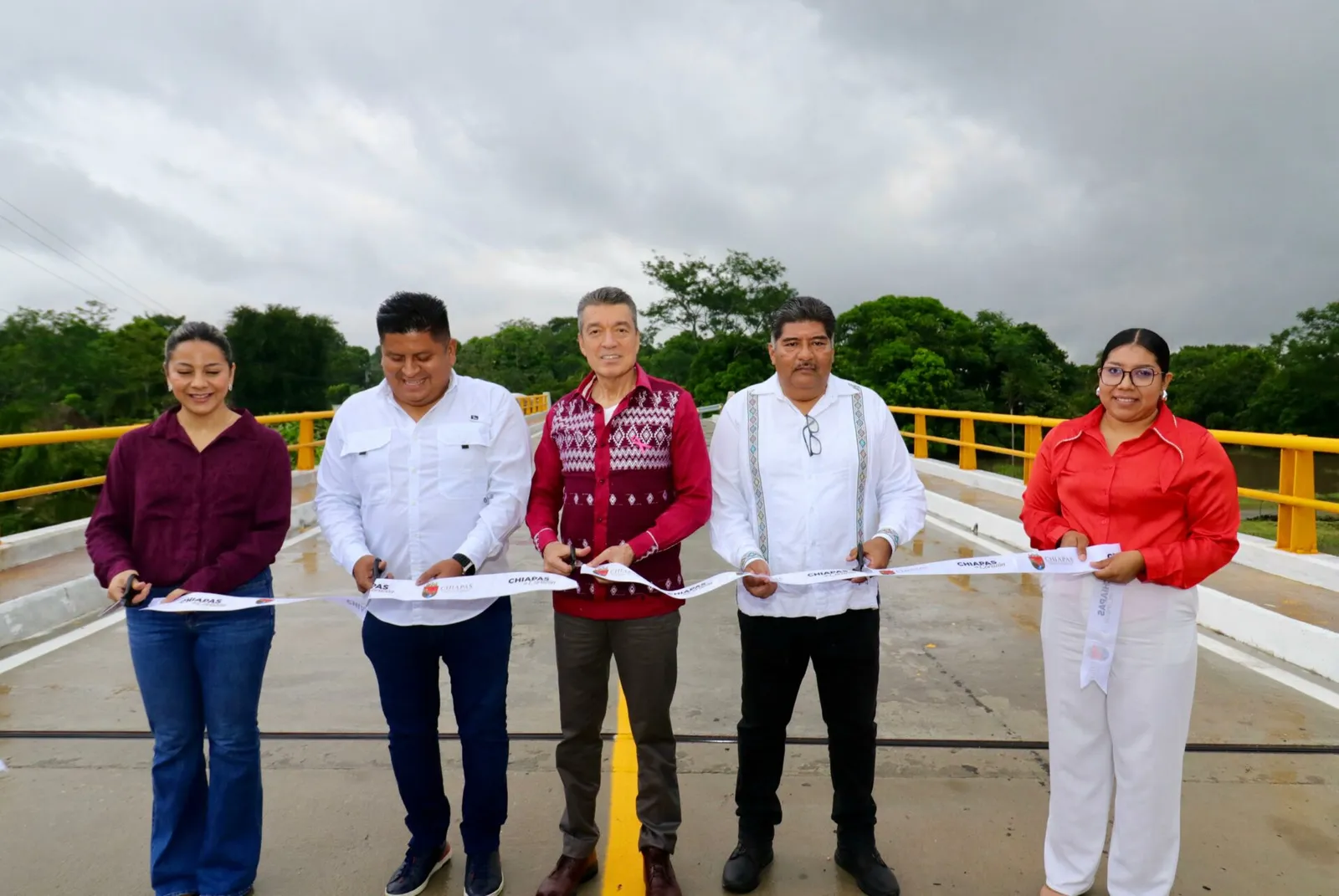 Rutilio Escandón beneficia a comunidades de Reforma con el puente Cristo Rey
