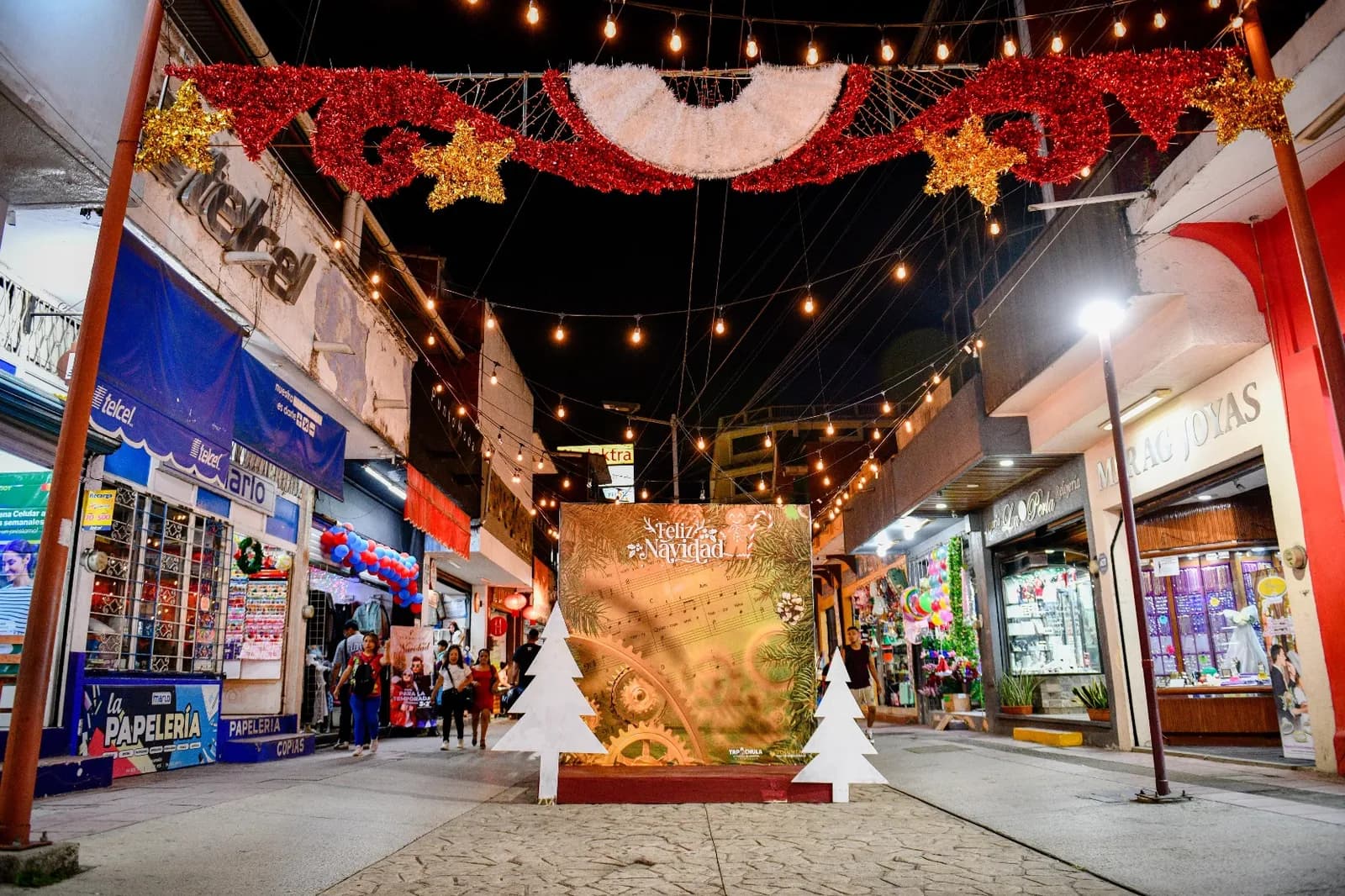 TAPACHULTECOS VIVEN LA MAGIA DE LA NAVIDAD CON LAS VILLAS NAVIDEÑAS