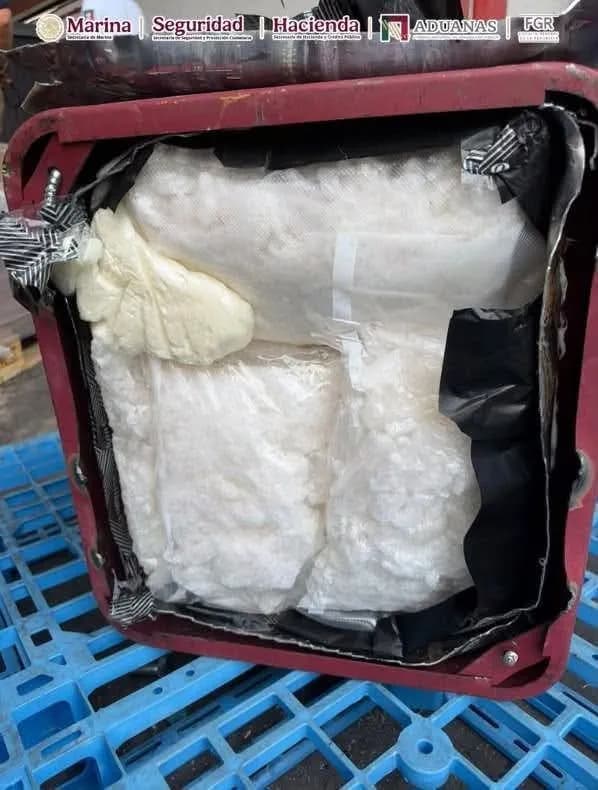 ¡ASEGURAN 10 KILOS DE METANFETAMINA EN EL AEROPUERTO DE LA CDMX!