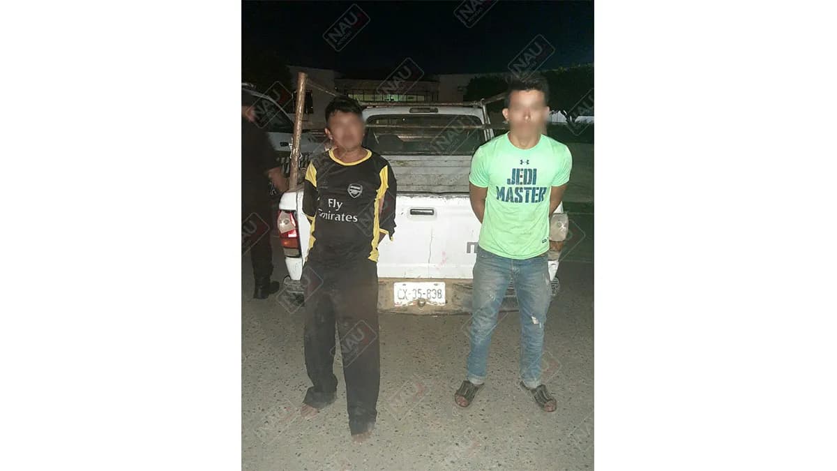 SSPM de Tapachula, detienen a dos sujetos con una pistola y marihuana