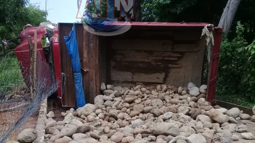 Se volcó por una falla mecánica