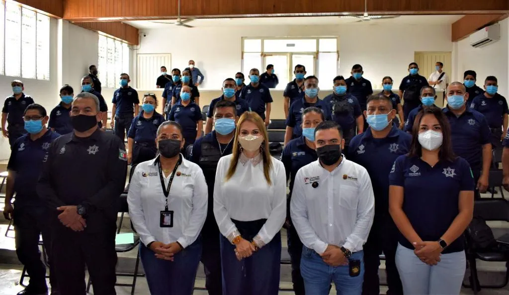 ATESTIGUA ALCALDESA DE TAPACHULA CAPACITACIÓN A POLICÍAS MUNICIPALES