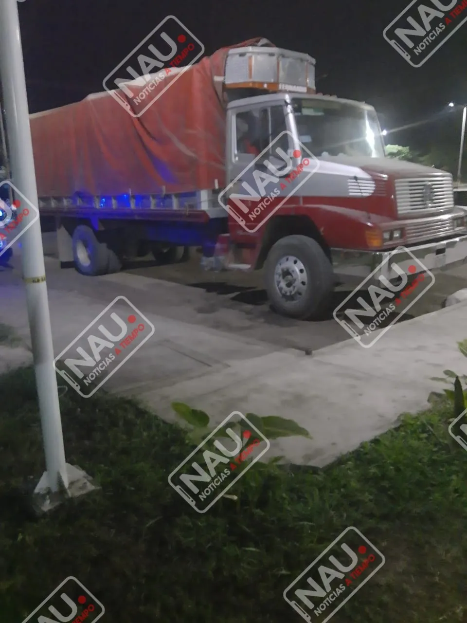 Aseguran Camión con 730 cajas de leche en polvo