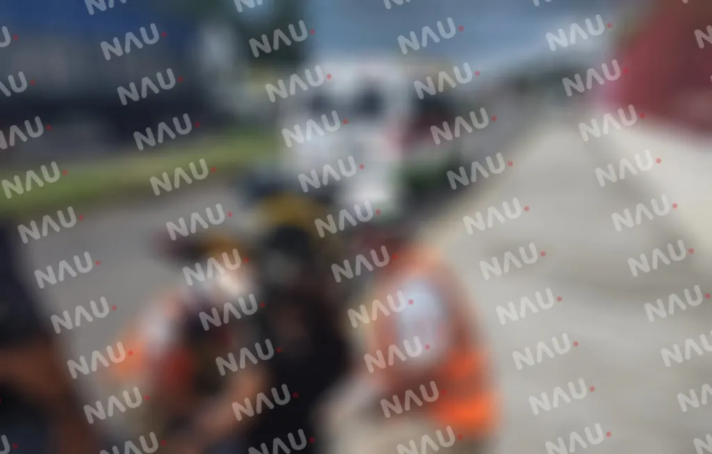 Una mujer lesionada al ser impactada por otra motocicleta en El Libramiento Sur Poniente