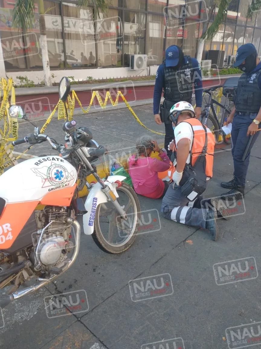 Atiende SAE a señora que se cayó de su propia altura