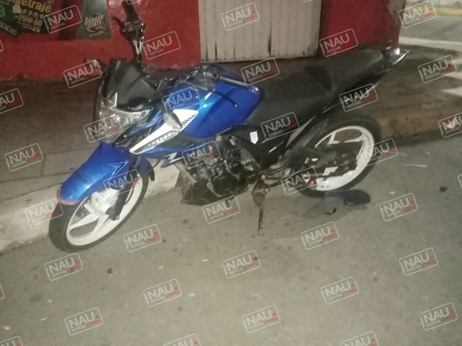 Choque entre camioneta y motocicleta
