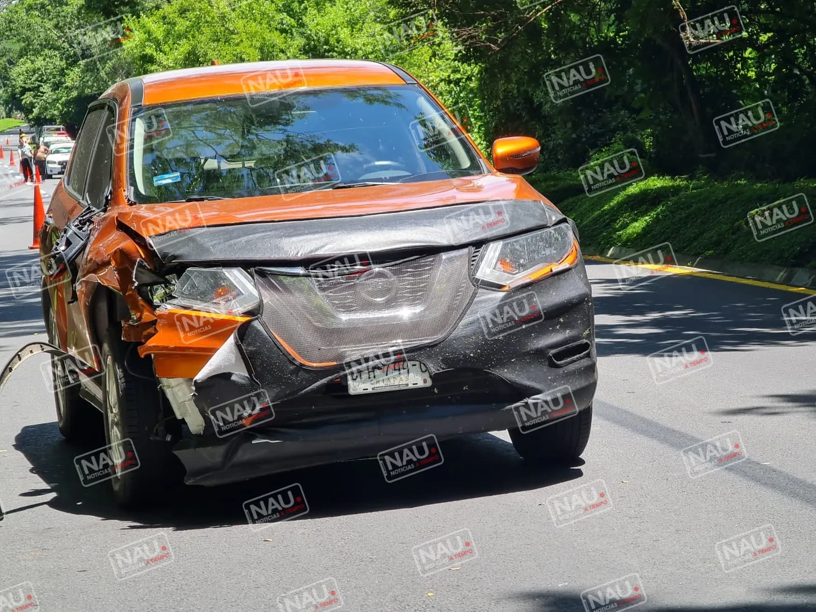 Dos lesionados en choque de vehículo y motocicleta en Mapastepec