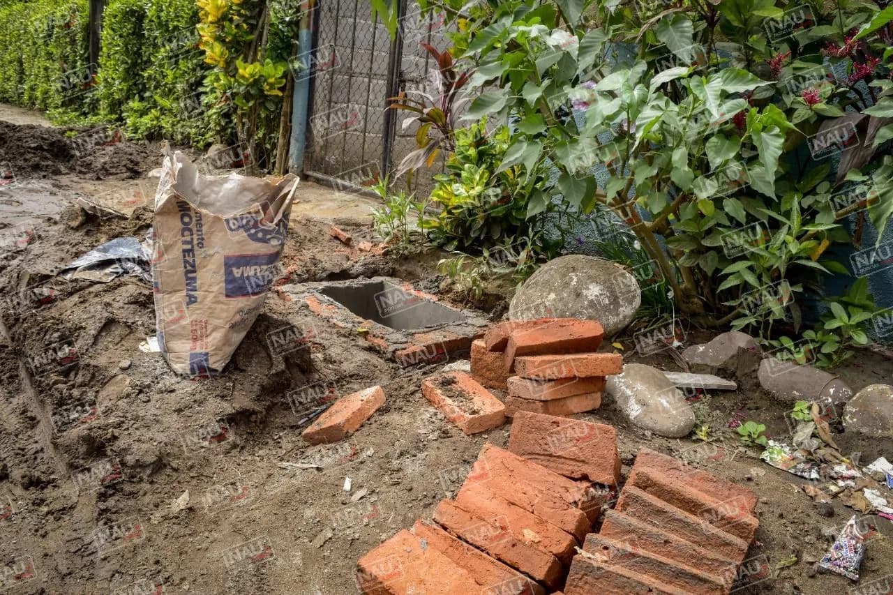 Gobierno de Suchiate construye la segunda etapa de la red de drenaje sanitario.