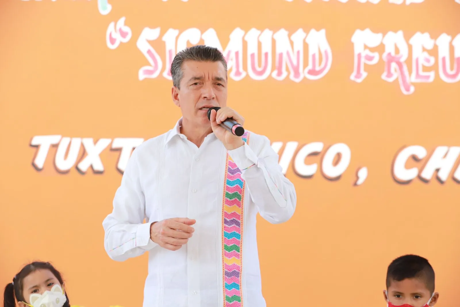 Rutilio Escandón felicita a las y los alcaldes y diputados que inician funciones en Chiapas