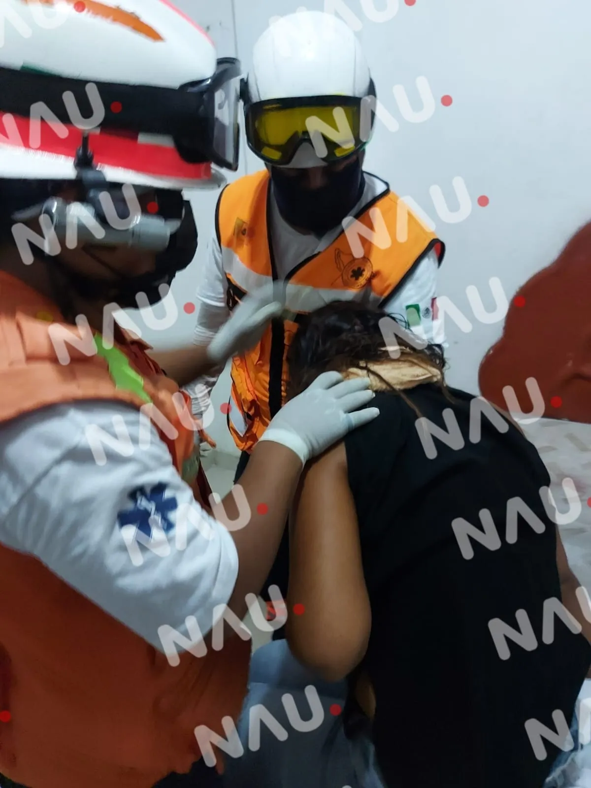 SAE atiende femenina que se cayó de su propia altura