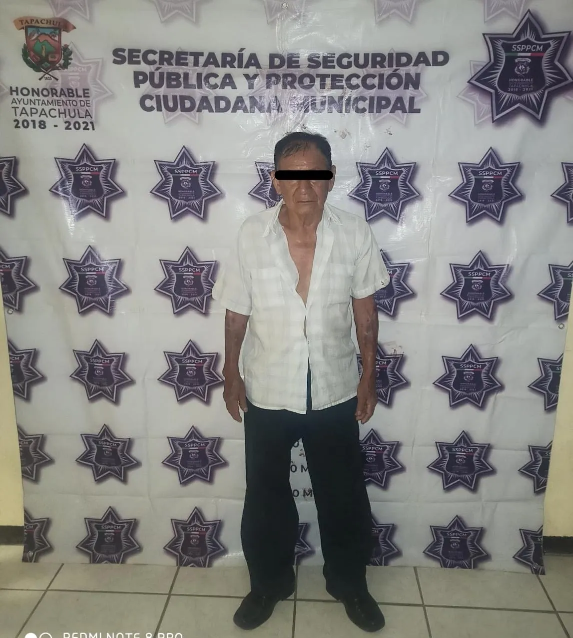 EN CÉNTRICA AVENIDA, POLICÍAS MUNICIPALES DETIENEN A SUJETO POR EL DELITO DE DAÑOS