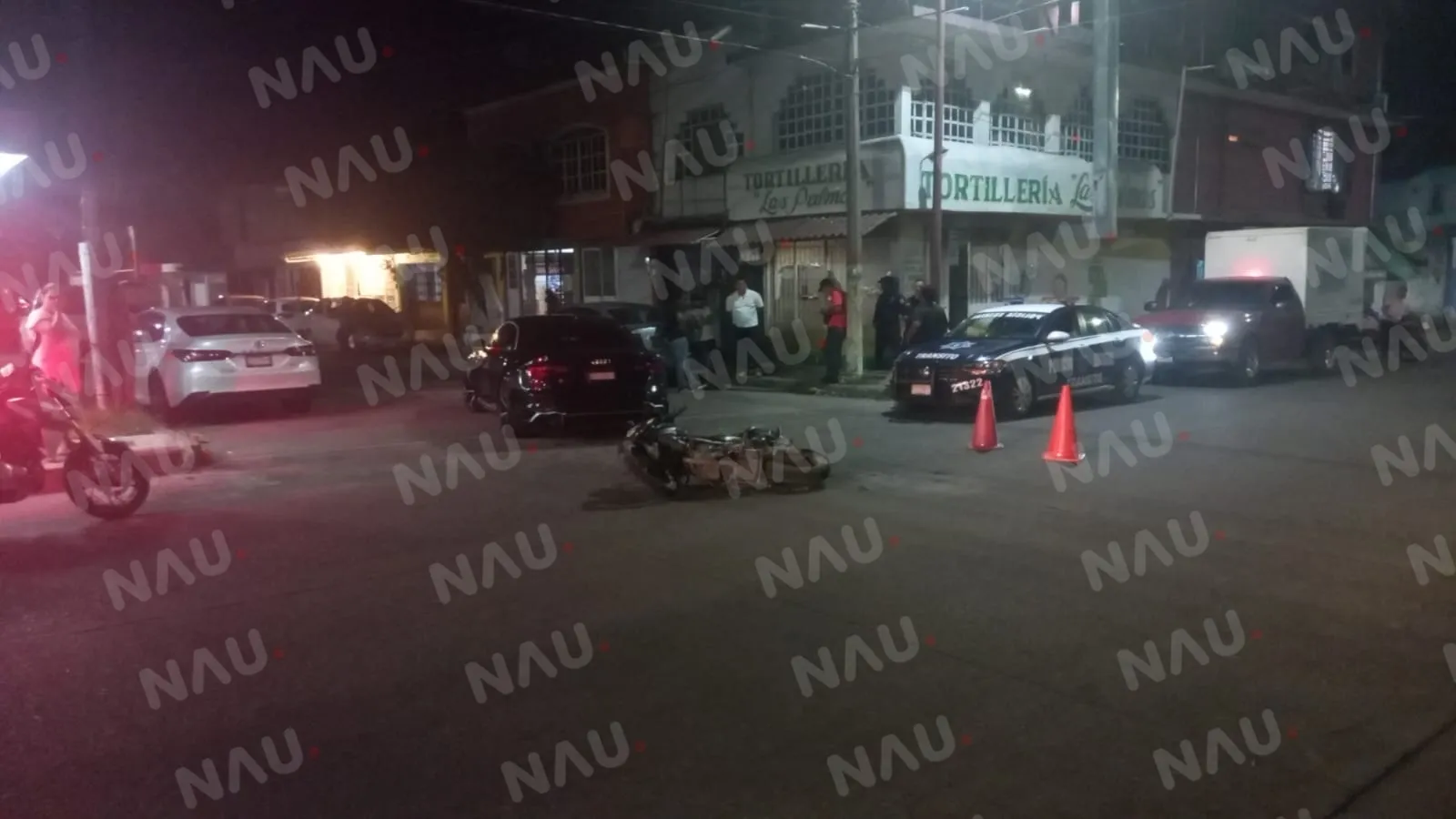 Choca motocilista contra vehículo