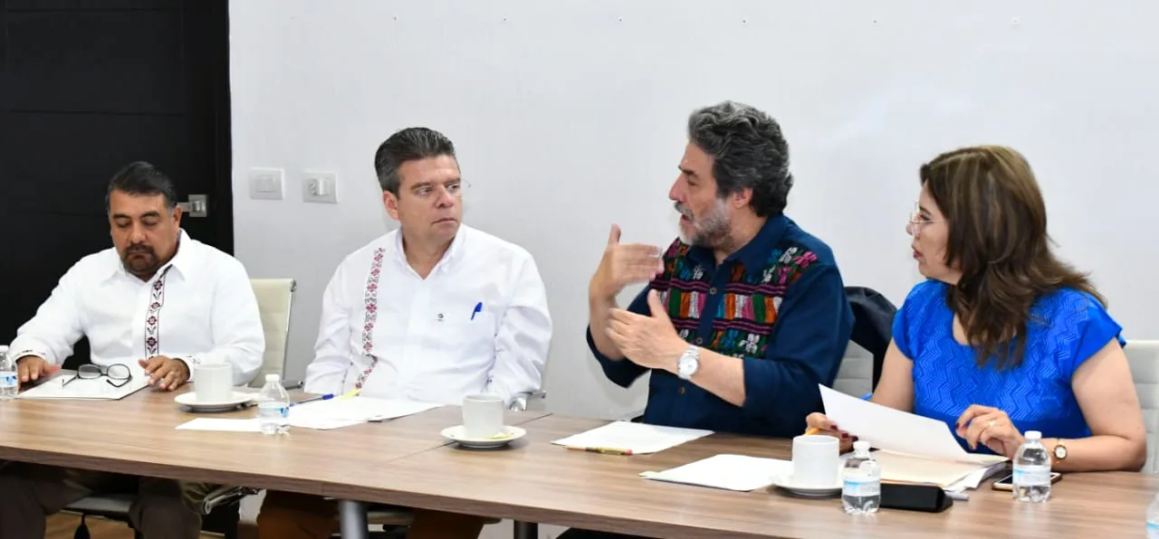 Gobierno, comprometido con enaltecer la función educativa de las normales: Ismael Brito