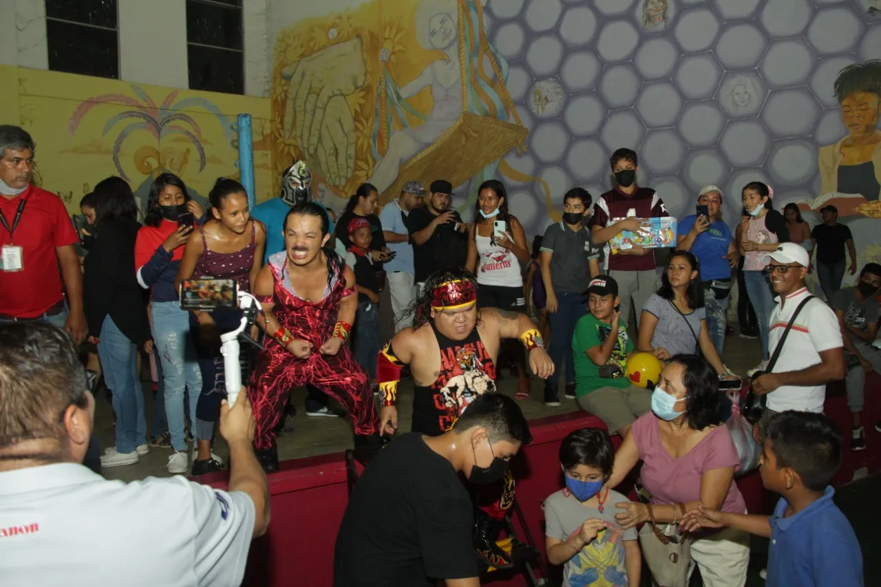 CON FUNCIÓN DE LUCHA LIBRE CIERRAN FESTIVIDADES DEL DÍA DEL NIÑO EN TAPACHULA
