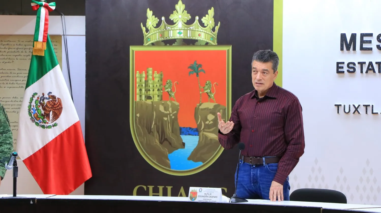 Todas las autoridades trabajan para combatir el incendio en el Cerro Mactumactzá: Rutilio Escandón