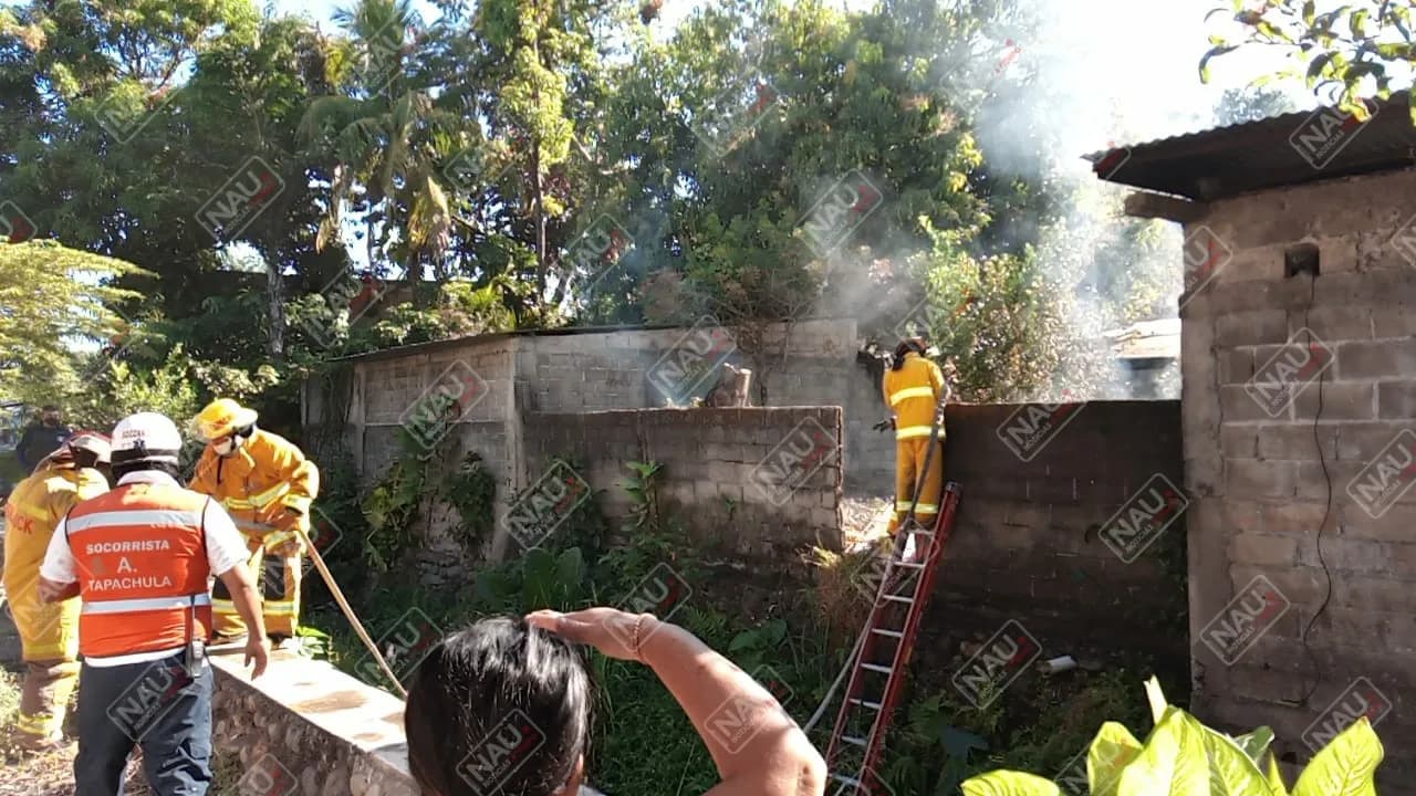 Se incendia un patio baldío en la Colonia Xochimilco