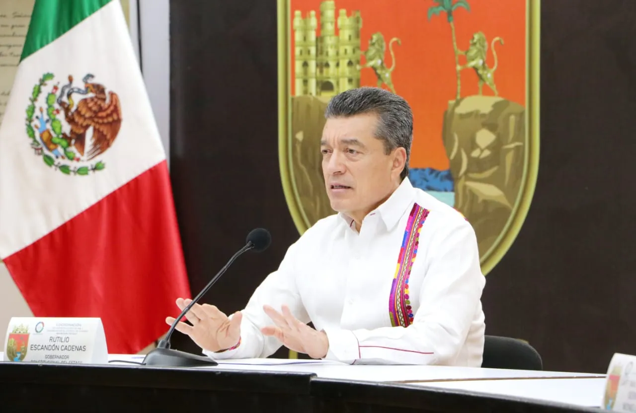 Agradece Rutilio Escandón a las y los chiapanecos presentes en la marcha por el Cuarto Informe de AMLO