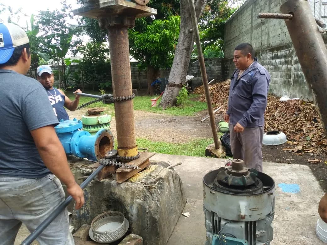 COAPATAP REALIZA TRABAJOS URGENTES EN POZO DISTRIBUIDOR DE AGUA EN LAURELES