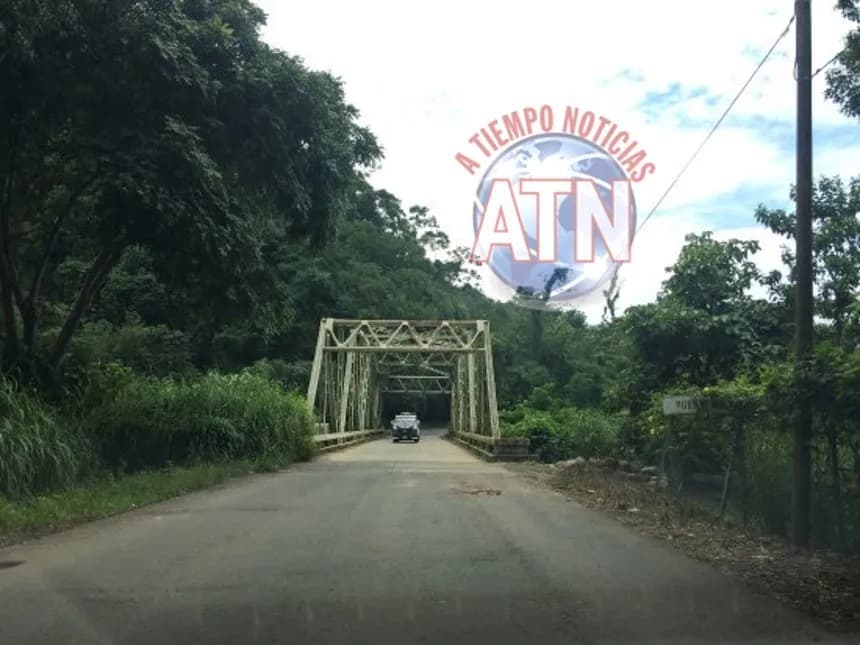En la carretera a Nueva Alemania se roban motocicleta