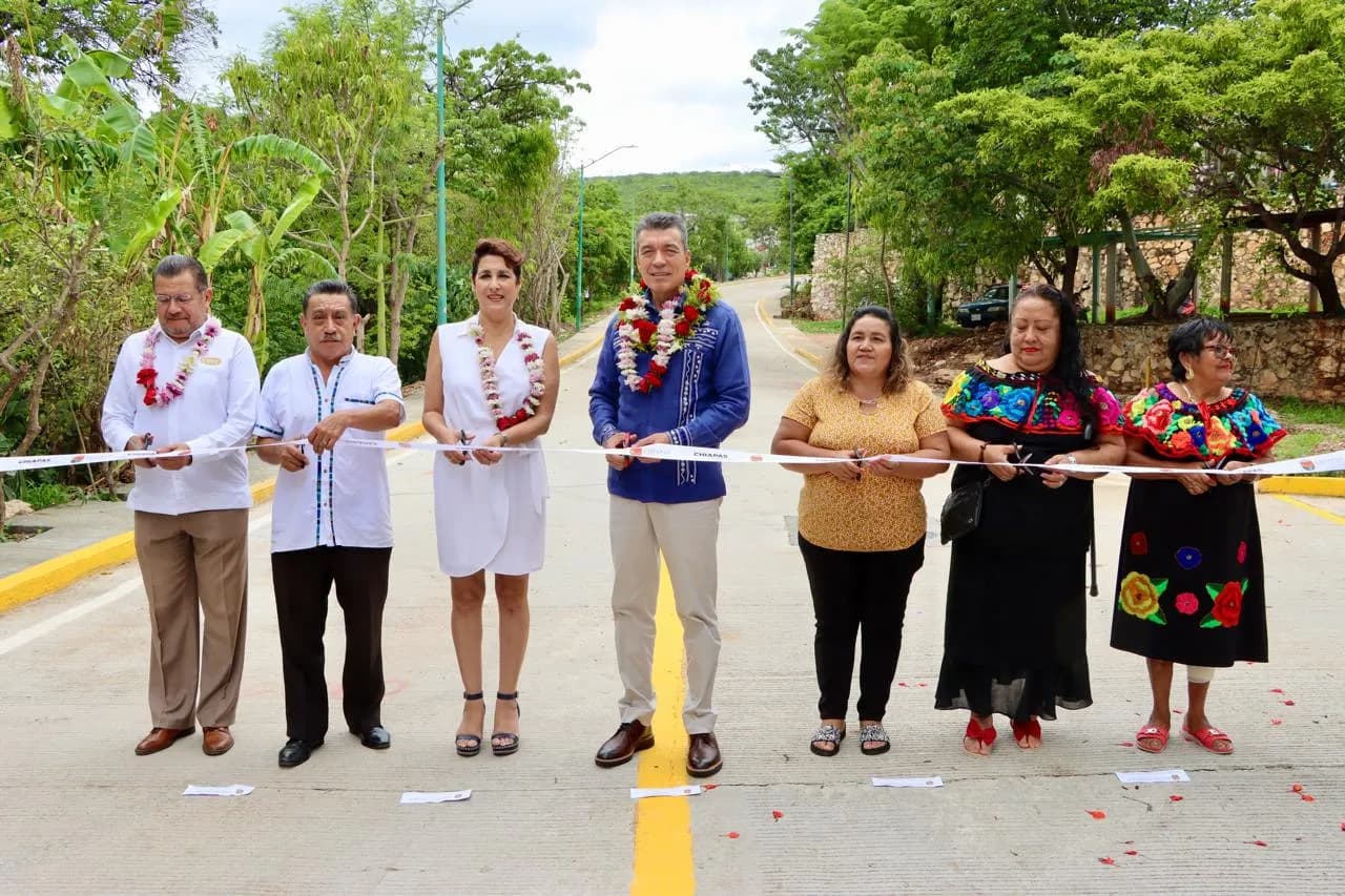 En Tuxtla Gutiérrez, Rutilio Escandón inaugura calles de la colonia Paulino Aguilar