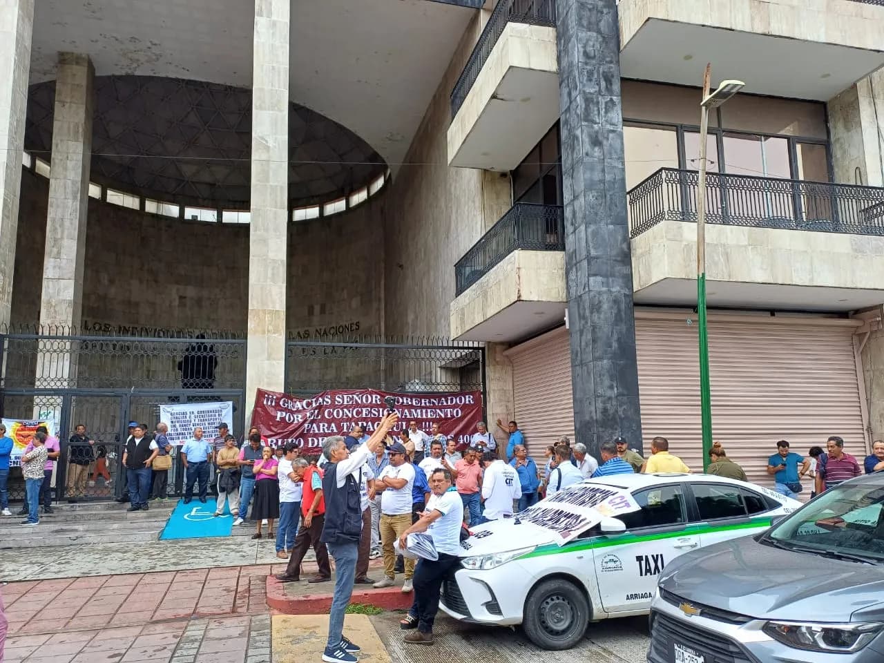 Choferes de Tapachula y la costa respaldan a SMyT en su comparecencia ante el Congreso