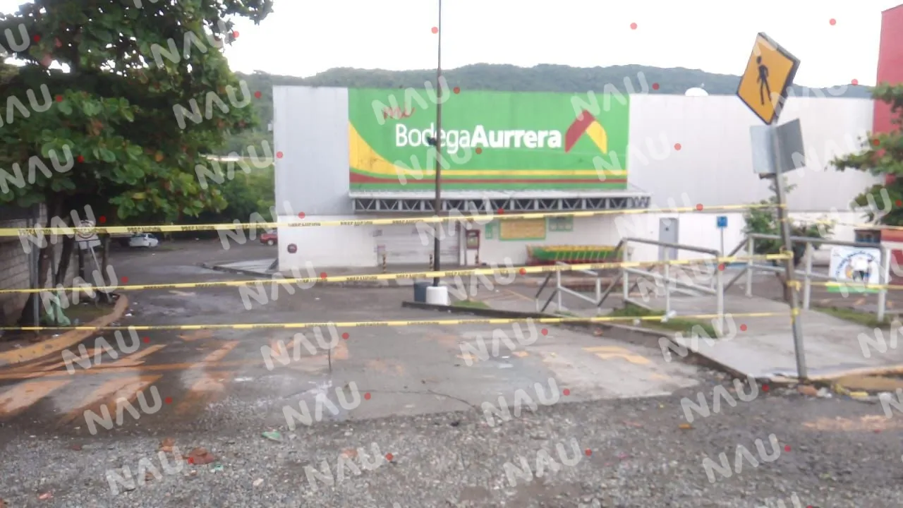 Clausuran tienda de autoservicio por culpa de migrantes