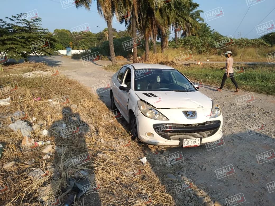Abandonan Vehículo tras accidente en Tapachula
