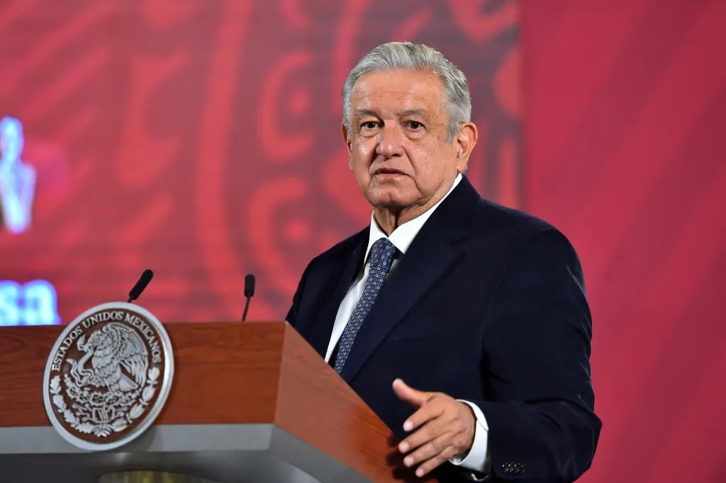 López Obrador rechaza acusaciones de vínculos con narcotráfico durante la campaña de 2006